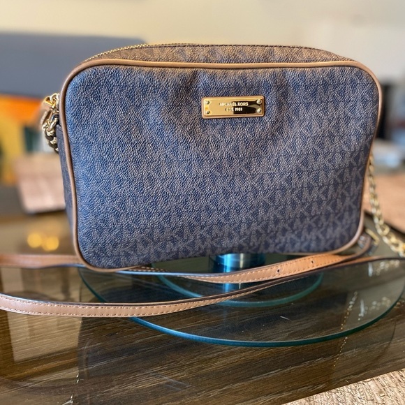 Michael Kors Handbags - Michael Kors Signature Brown Crossbody Bag